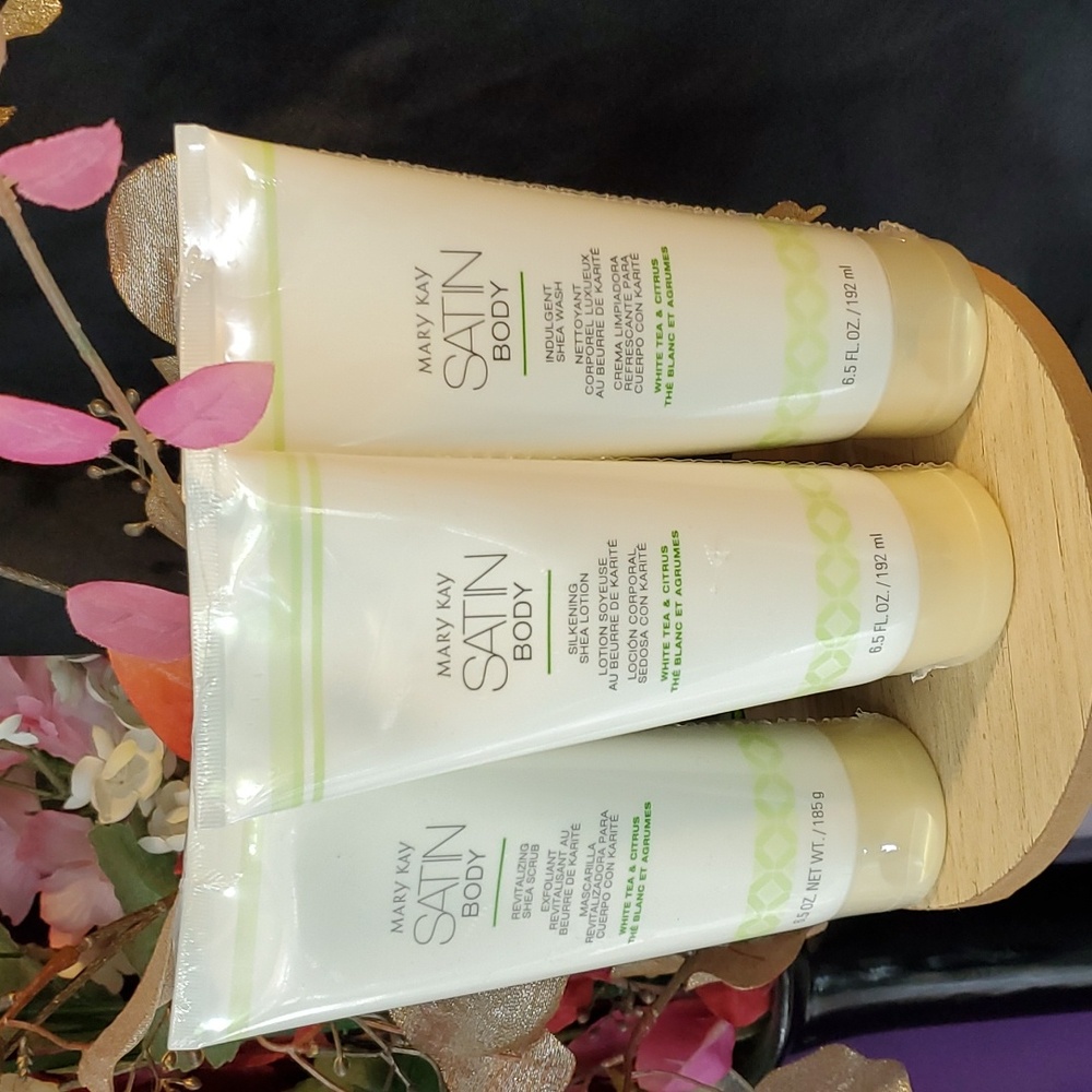 Satin scrub satin wash satin lotion